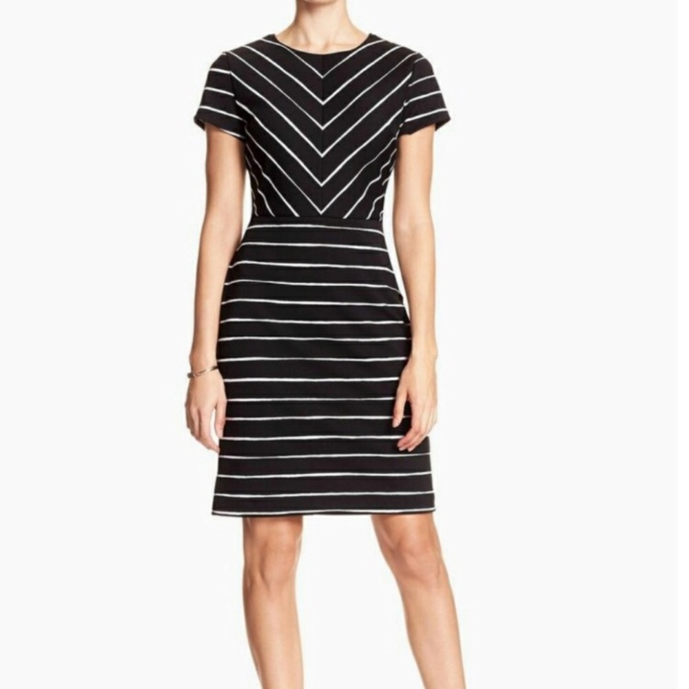 ISO Sz 0 Banana Republic striped dress